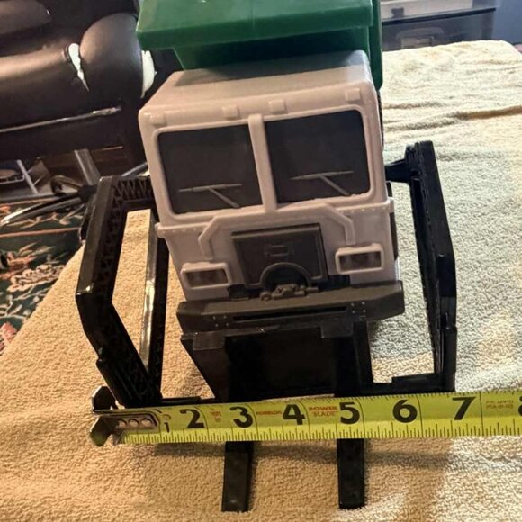 Funrise plastic battery operated Bulldozer - Picture 9 of 9